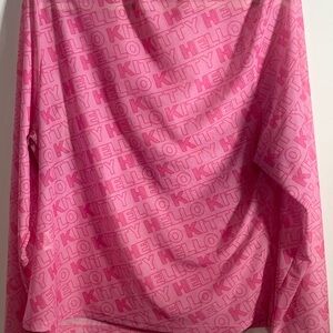 Pink Hello Kitty Graphic Top 👀BUNDLE AND SAVE🥳